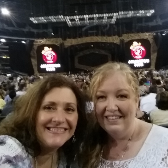 Meet your Posher, Donna - Picture 3 of 8